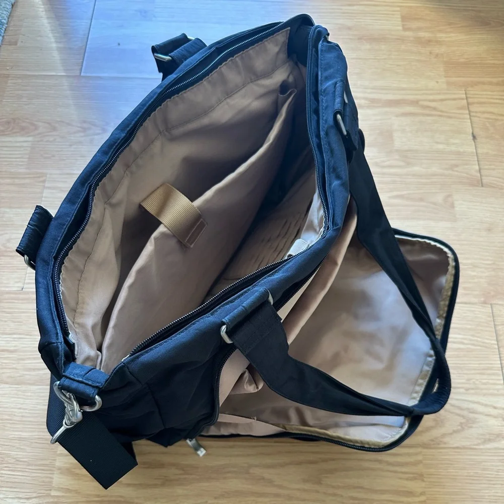 Baggallini black Alfa laptop bag